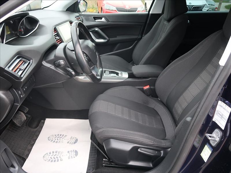 Peugeot 308 2,0 BHDi,110kW,BusinessLine - fotka 12 z 24