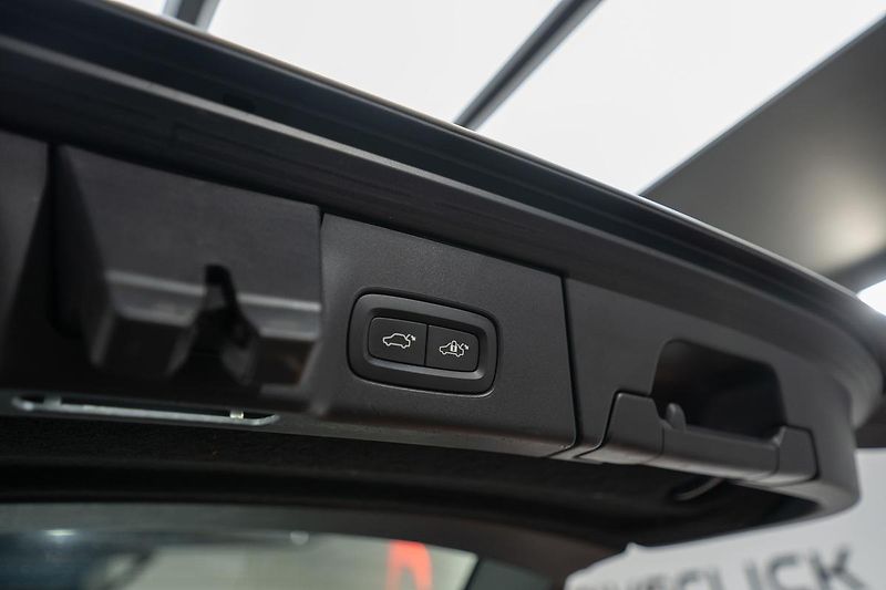 Volvo V90 Cross Country 2.0 140 kW - fotka 26 z 39
