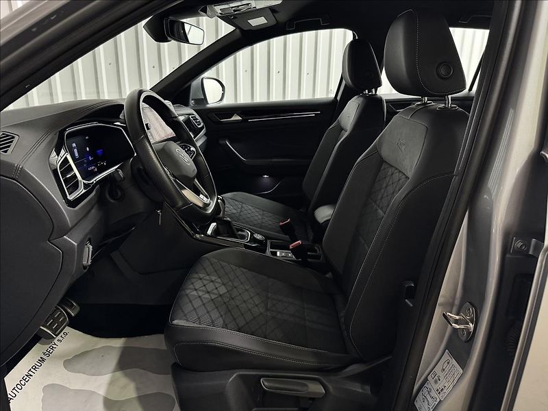 Volkswagen T-Roc R-LINE ACC NEZ-TOP 2XALU DPH - fotka 33 z 46