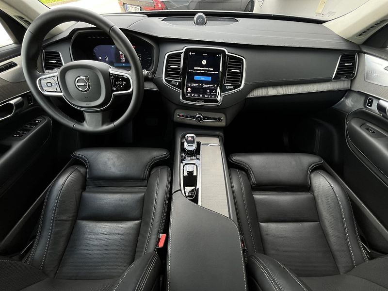 Volvo XC90 T8 AWD ULT B&W VENT VZDUCH 7M* - fotka 21 z 55