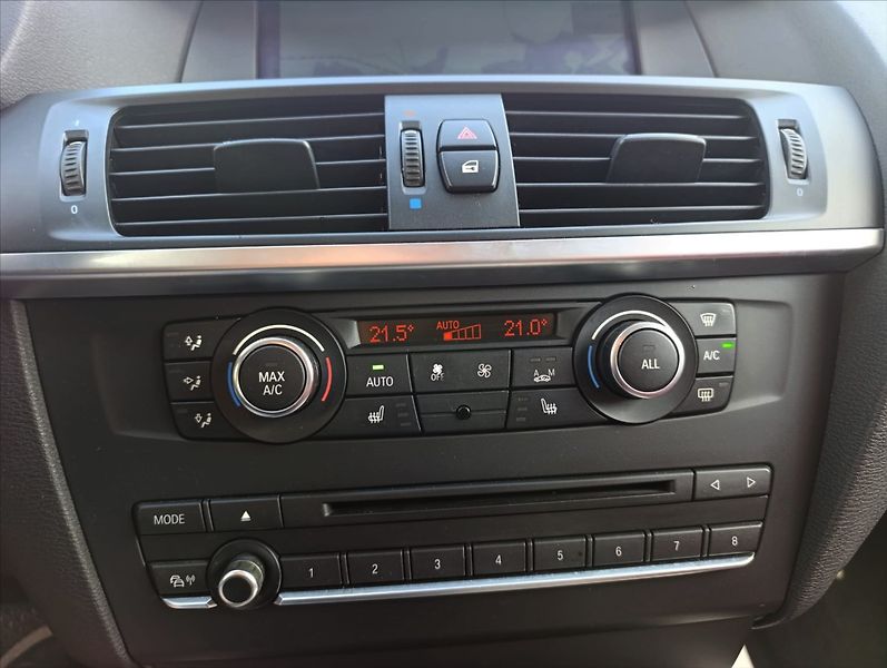 BMW X3 2,0 D X-drive aut. Kůže Bi-xen - fotka 18 z 53
