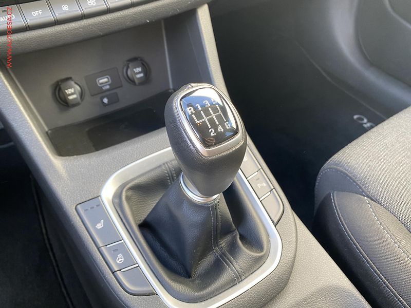 Hyundai i30 (2021) 1.6 CRDi, 2.maj,ČR, Smart - fotka 15 z 17