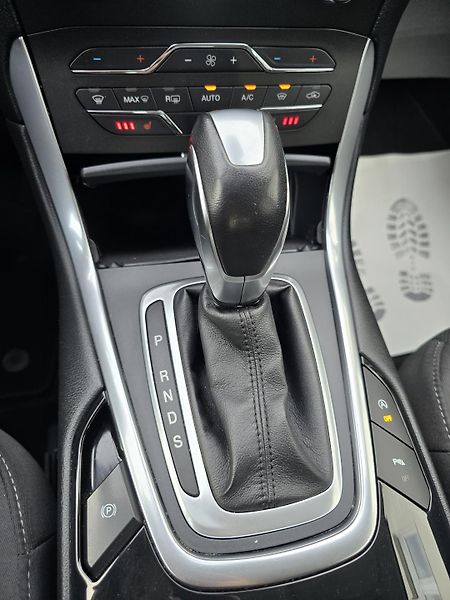 Ford S-MAX TITANIUM 2.0 132kW LED + NAVI - fotka 14 z 48