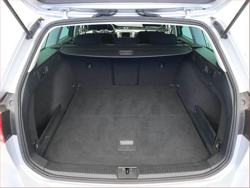 Volkswagen Passat (2017) Comfortline 2.0 TDI, Automat - fotka 14 z 20