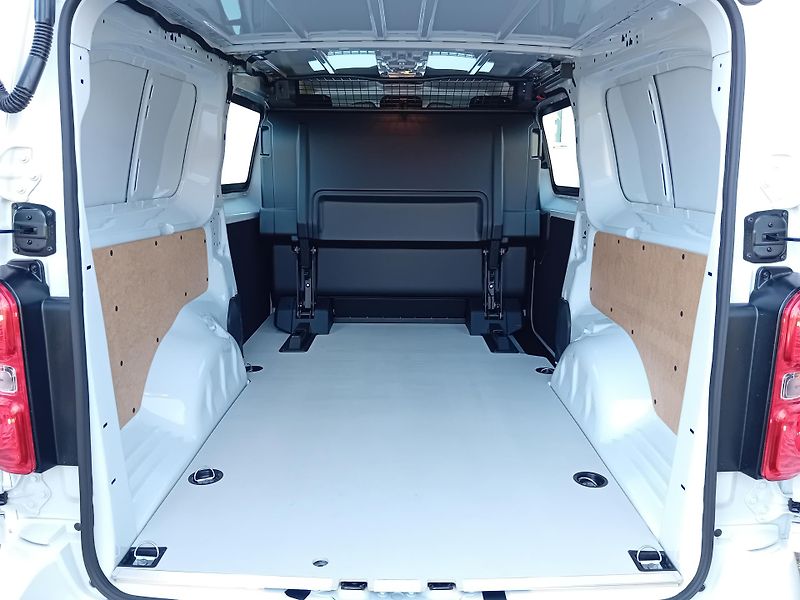 Fiat Scudo (2026) 2,2MTJ L3 KOMBI FLEX/REZERVACE - fotka 18 z 18