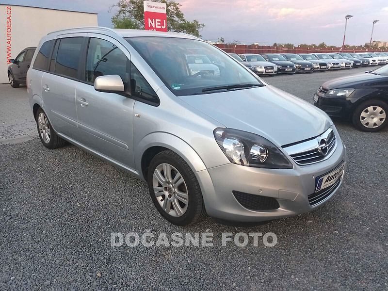 Opel Zafira (2012) 1.8i, AC, výhřev sed - fotka 1 z 3
