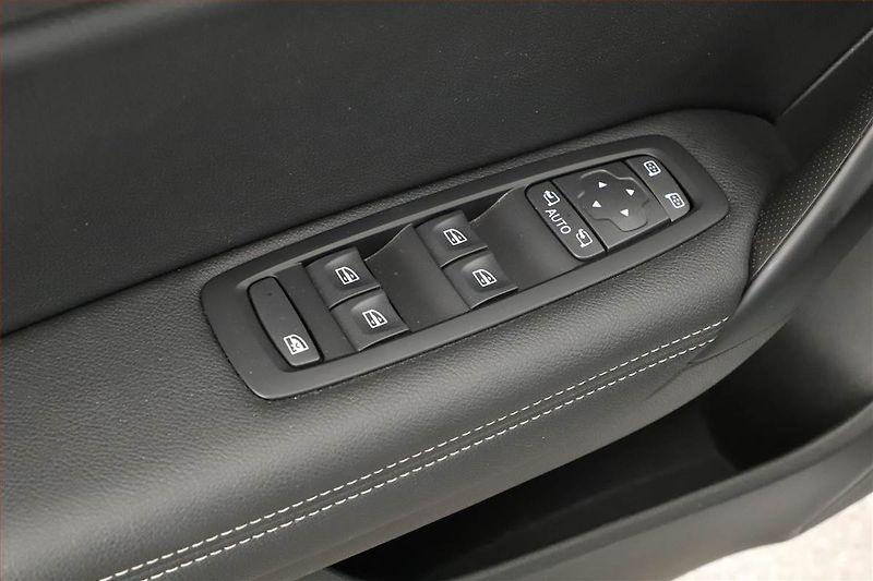 Renault Mégane (2024) Techno 1.3 TCe, ČR,1.maj - fotka 14 z 14