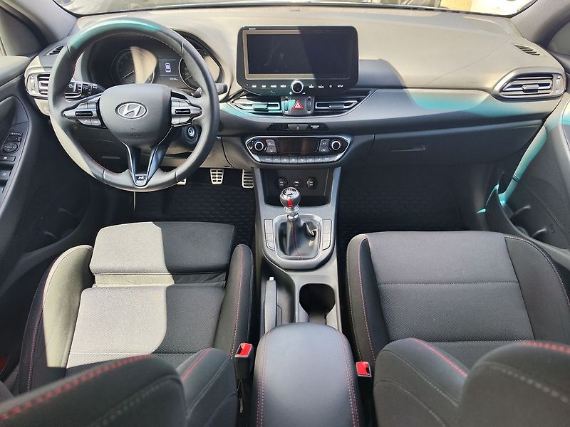 Hyundai i30 1.5 T-GDi/117kW N-Line MHEV - fotka 14 z 35
