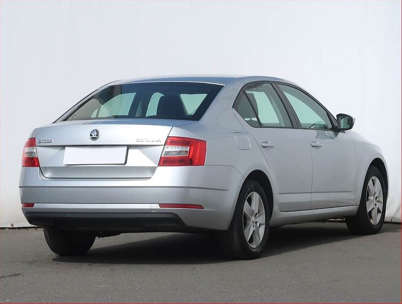 Škoda Octavia (2018) Ambition Plus 1.0 TSI - fotka 5 z 18