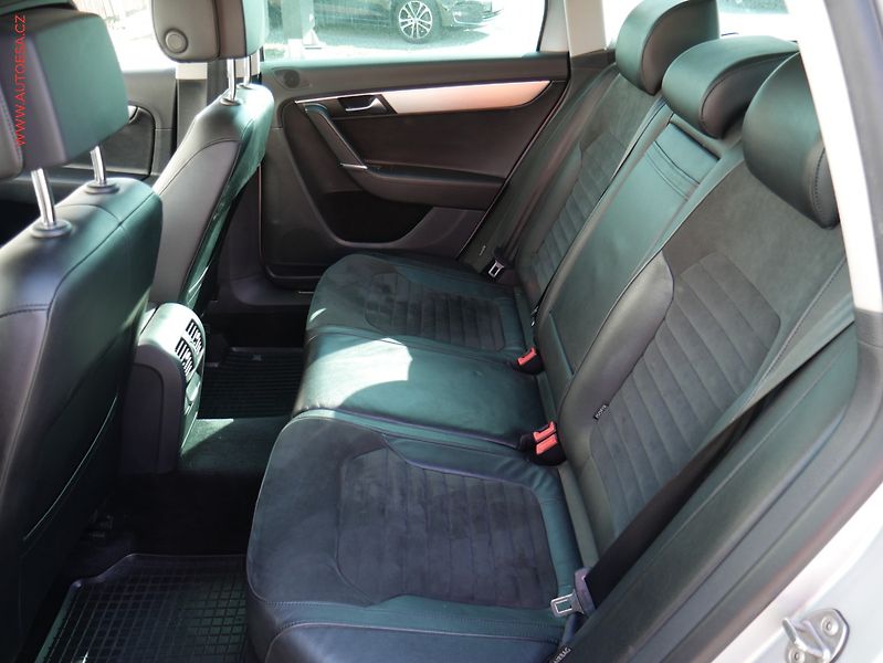 Volkswagen Passat (2012) 2.0TDi, ČR, Highline, DSG - fotka 10 z 17