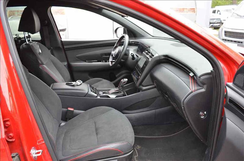 Hyundai Tucson (2023) 1,6 T-GDI HTRAC - fotka 17 z 19