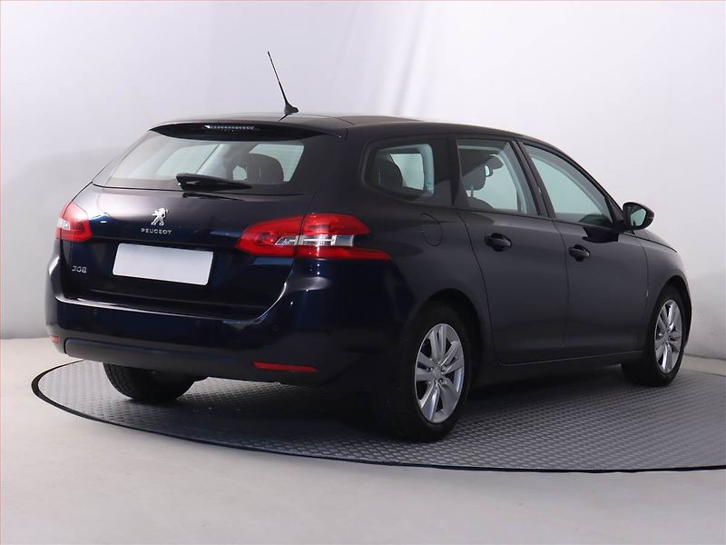 Peugeot 308 (2017) Style 1.6 BlueHDi, Serv.kniha - fotka 5 z 20