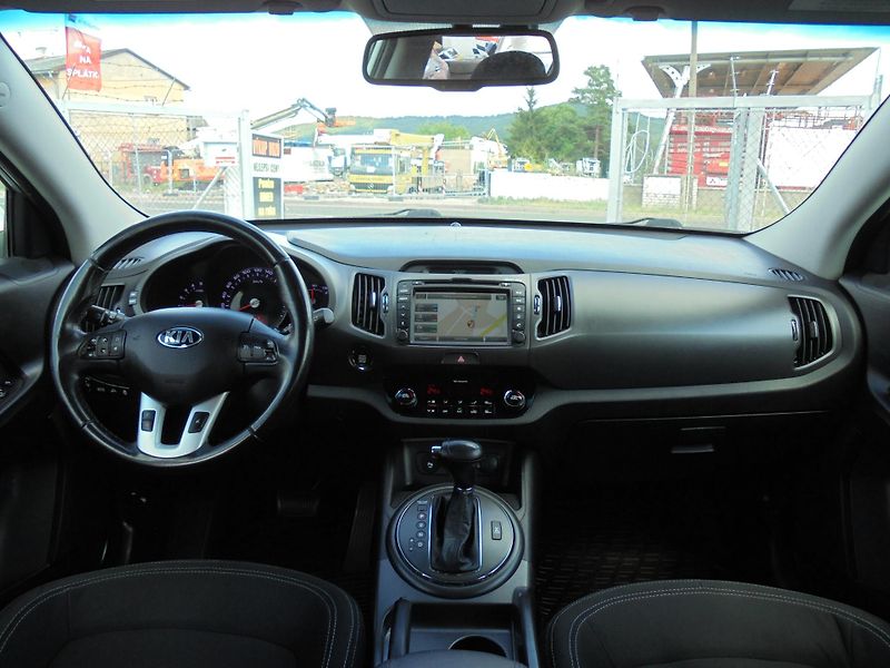 Kia Sportage (2012) 2.0 CRDi- AUTOMAT- 4x4 - fotka 9 z 12