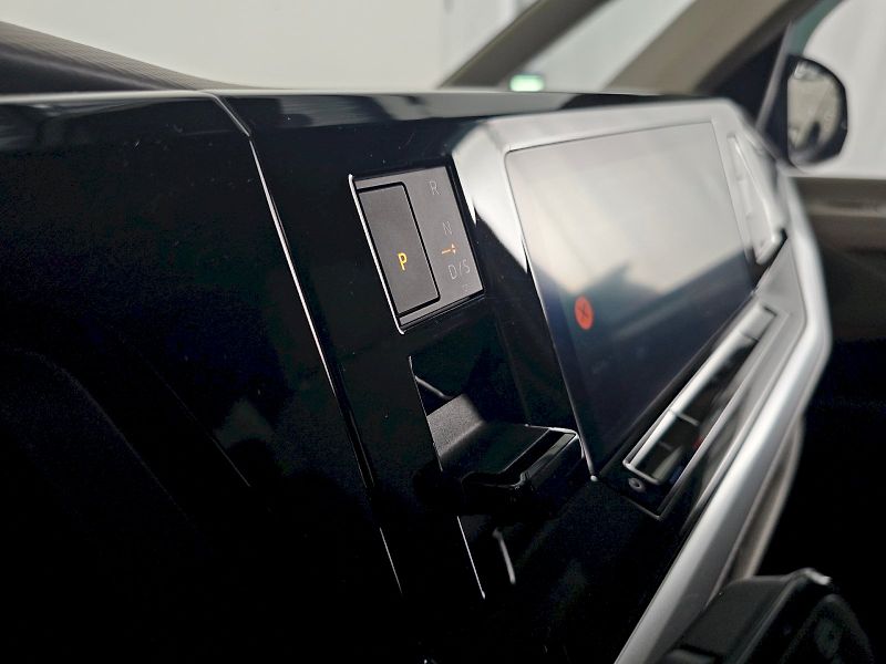 Volkswagen Multivan (2023) 2.0TDI DSG 110KW STYLE TAŽNÉ N - fotka 23 z 35