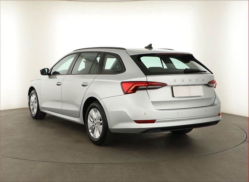 Škoda Octavia (2022) Ambition 2.0 TDI, ČR,1.maj - fotka 4 z 19