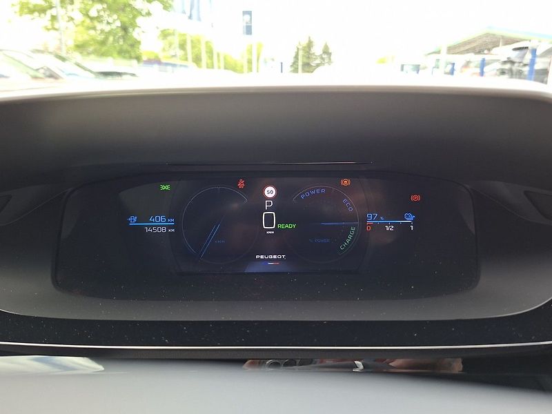 Peugeot 308 SW e-GT 115 kW/156k 54 kWh - fotka 16 z 30
