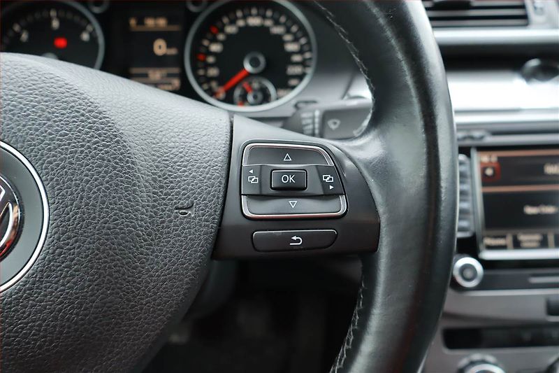Volkswagen Passat (2014) 1.6 TDI, Navi, Tempomat - fotka 18 z 22
