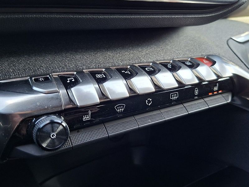 Peugeot 3008 GT LINE 1,6 THP EAT6 - fotka 25 z 28