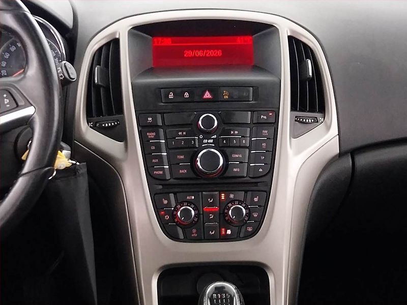 Opel Astra (2010) 2.0 CDTI, Serv.kniha, po STK - fotka 12 z 17
