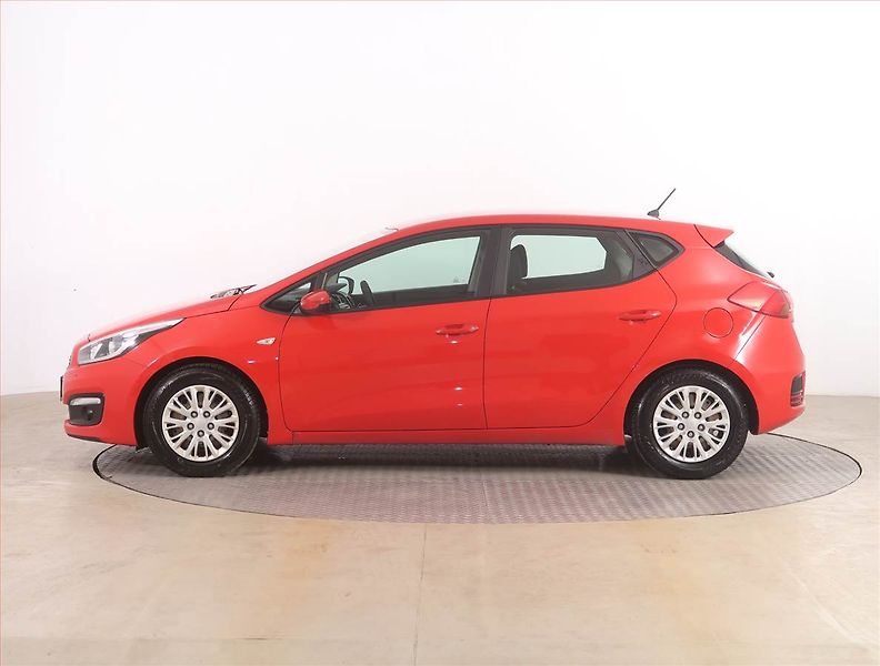 Kia Ceed (2016) 1.4 CVVT, Serv.kniha - fotka 3 z 15