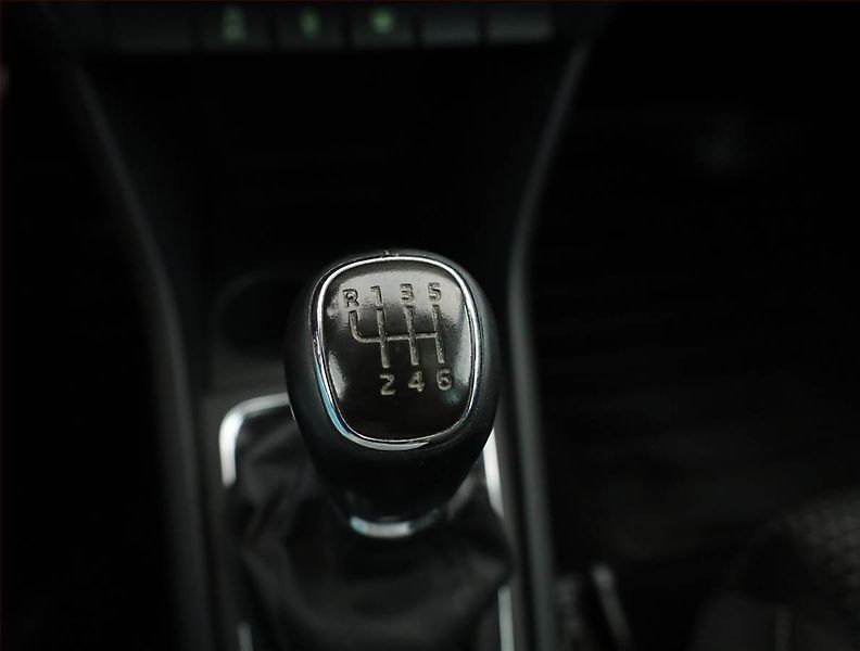 Škoda Rapid (2014) Spaceback 1.2 TSI, Serv.kniha - fotka 14 z 16