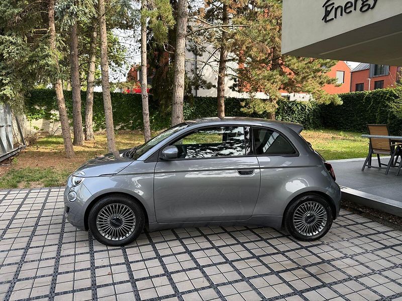 Fiat 500 ICON 42 kWh Kamera - fotka 3 z 35