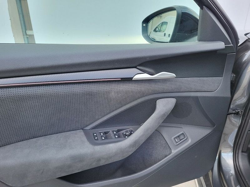 Škoda Superb Sportline 2,0TDI 110kW - fotka 11 z 31