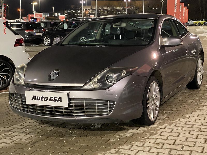Renault Laguna (2010) 2.0 dCi 4Control, Xenon, AC - fotka 3 z 17