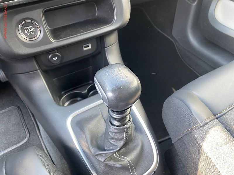 Citroën C3 (2022) 1.2 PT, Shine, LED, navi - fotka 15 z 19