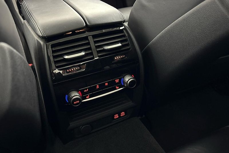 BMW Řada 5 540d xDrive - fotka 16 z 17