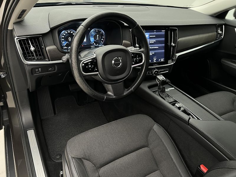 Volvo V90 CC D5 AWD AUT CZ - fotka 4 z 33