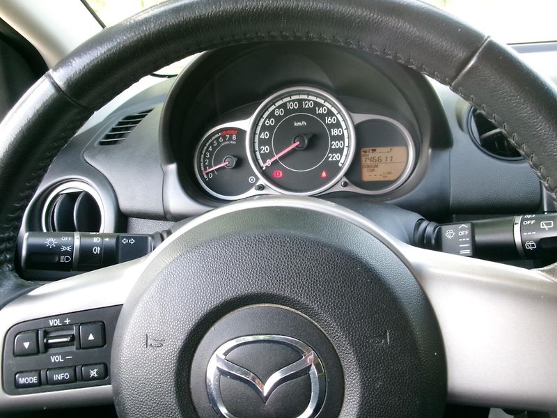 Mazda 2 (2011) 1,3i KLIMA ALU VÝHŘEV - fotka 26 z 27