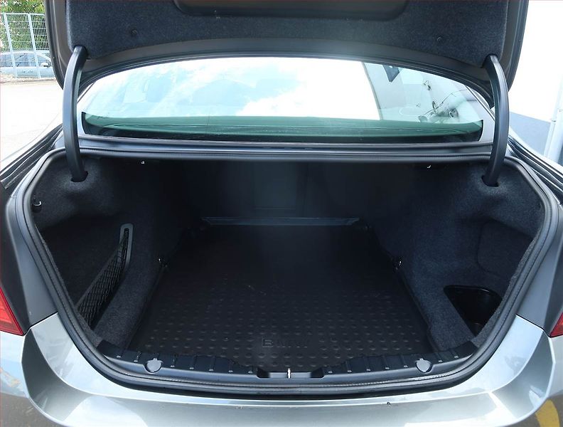 BMW Řada 5 (2015) 525d, 4X4, Automat - fotka 14 z 22