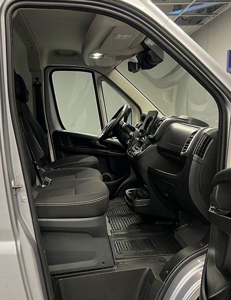 Toyota Proace Max 2.2D AT Comfort Executive L3H2 - fotka 9 z 15