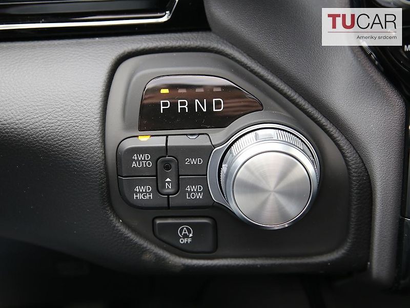 RAM 1500 5,7 HEMI Sport - fotka 25 z 42
