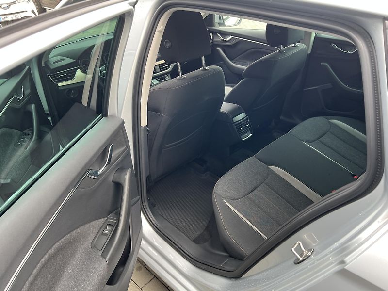 Škoda Scala (2022) 1,5TSi 110kW STYLE - fotka 22 z 38