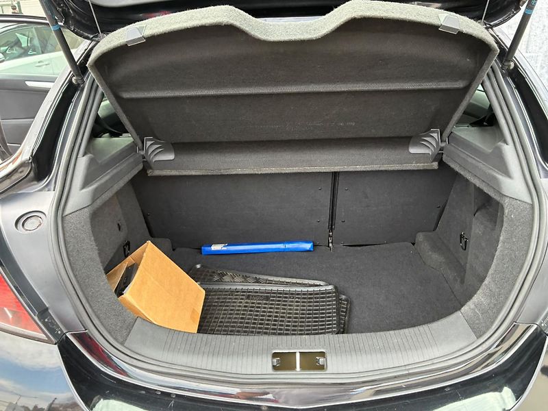 Opel Astra (2008) 1.9 CDTi, 110KW, GTC - fotka 11 z 29