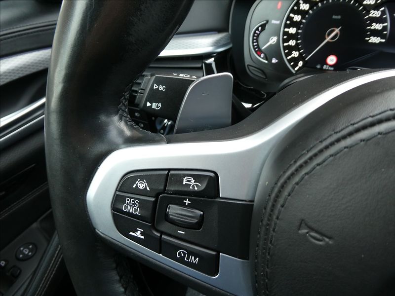 BMW Řada 5 3,0 540d xDrive 235kW MPaket,D - fotka 40 z 50