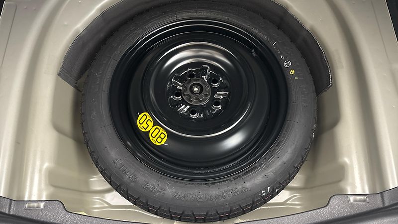 Toyota Camry 2.5 Hybrid AUT Executive - fotka 20 z 27