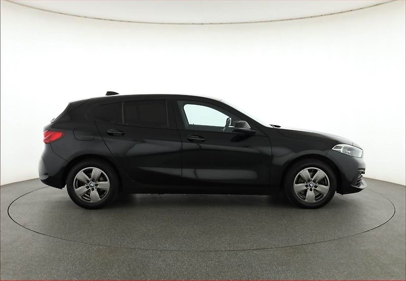 BMW Řada 1 (2020) 118i, Automat, Serv.kniha - fotka 6 z 18