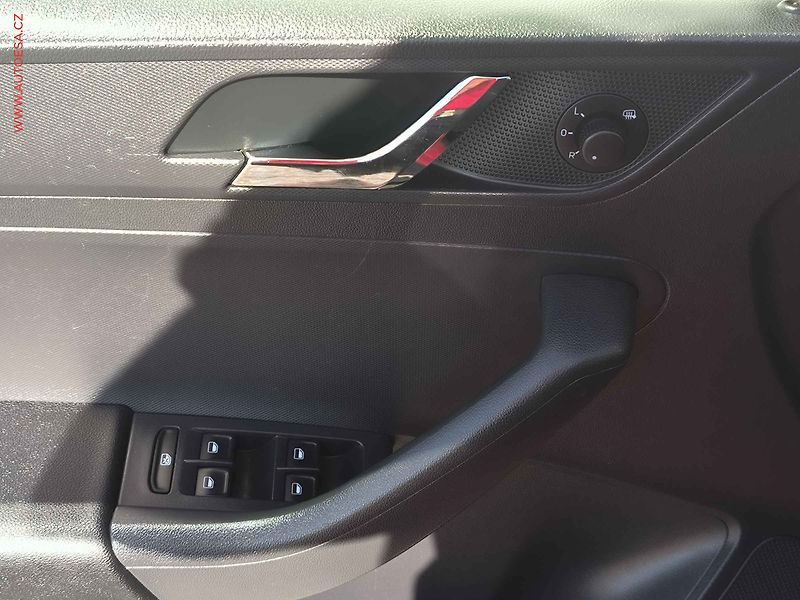 Škoda Rapid (2015) 1.2 TSI, ČR, Elegance, autoAC - fotka 14 z 16