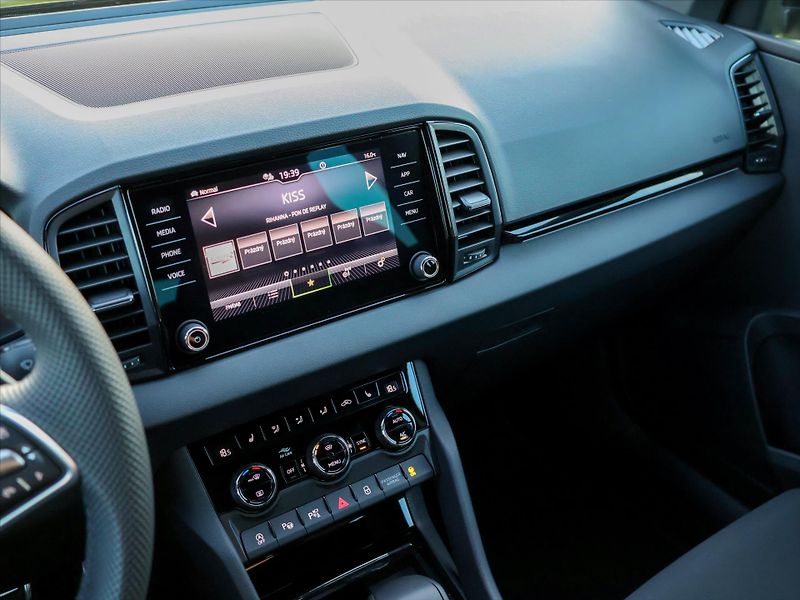 Škoda Karoq 2,0 TDI 4x4 DSG Sportline DPH - fotka 27 z 42