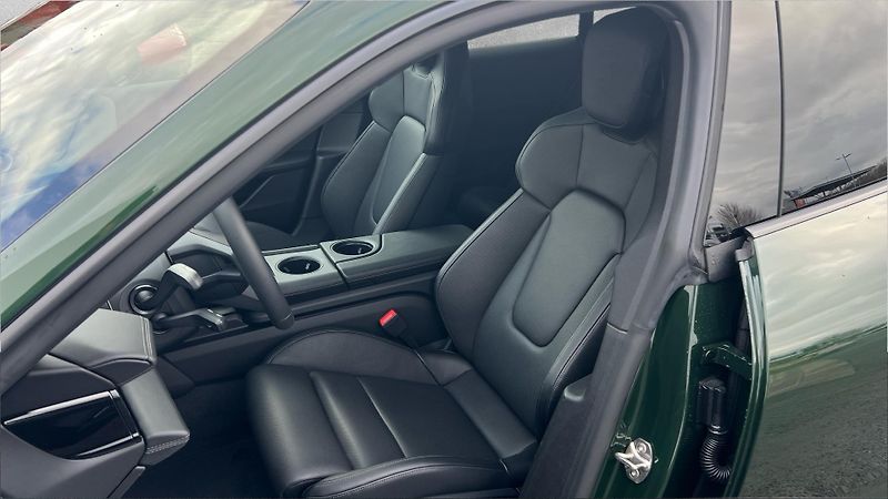 Porsche Taycan Sport Turismo - fotka 16 z 29
