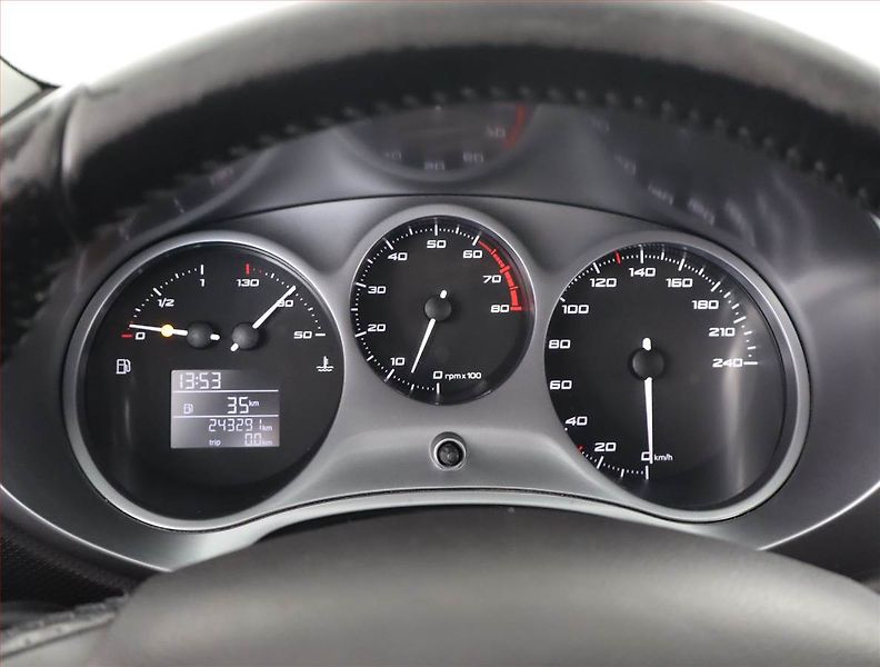 Seat Leon (2010) 1.4 TSI, nová STK, slušný stav - fotka 11 z 19