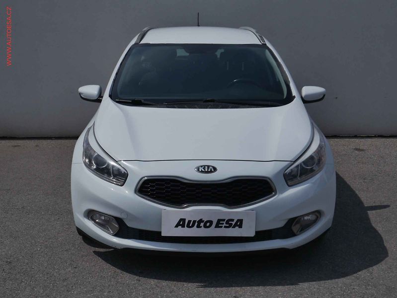 Kia Ceed (2014) 1.6 CRDI, ČR, AC, temp - fotka 2 z 15