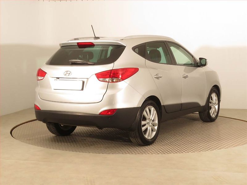 Hyundai ix35 (2014) 2.0 CRDi, 4X4, Navi, Tempomat - fotka 5 z 17