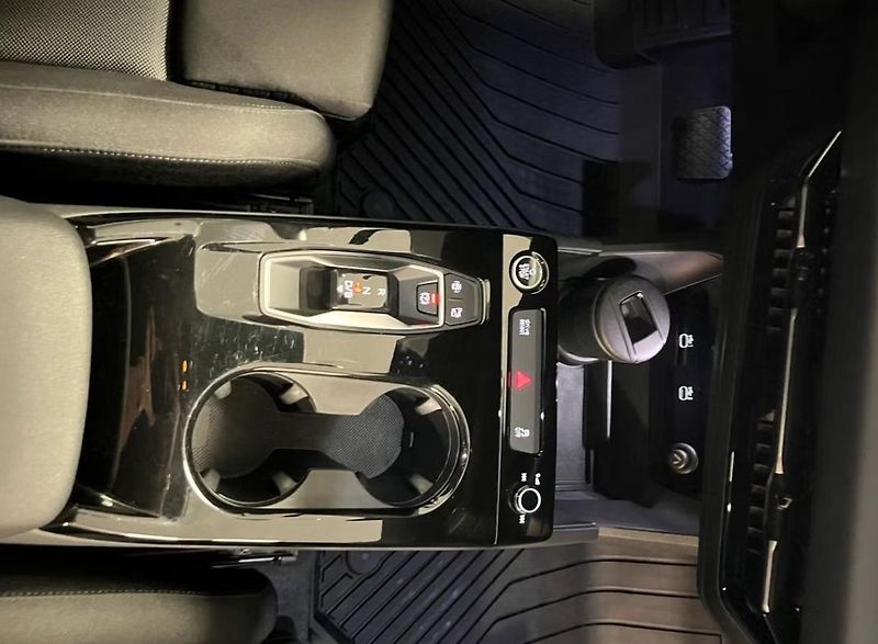 Audi Q6 e-tron Quattro 360kam Tažné BLIS LED - fotka 20 z 20