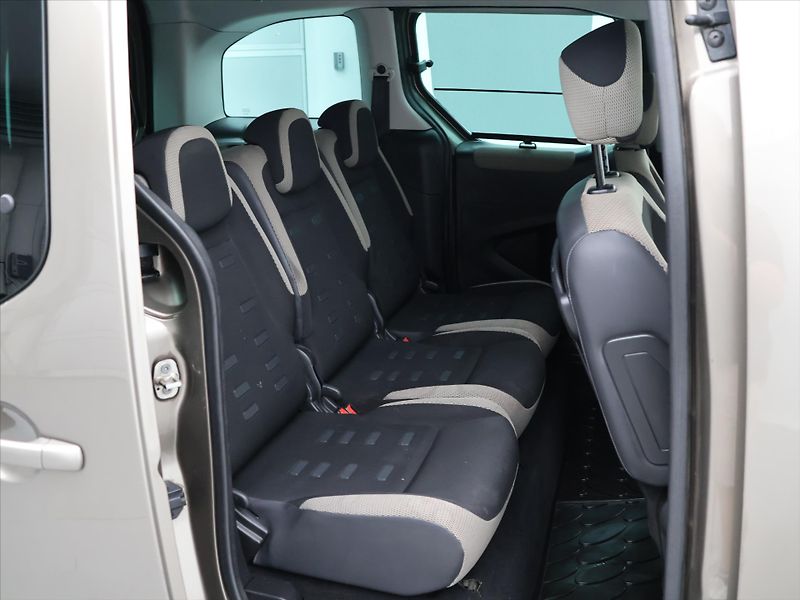 Citroën Berlingo 1,6 VTi 88kW Multispace CZ - fotka 13 z 32