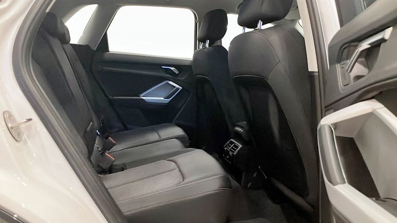 Audi Q3 35TFSI S Tronic LED Cockpit - fotka 12 z 13