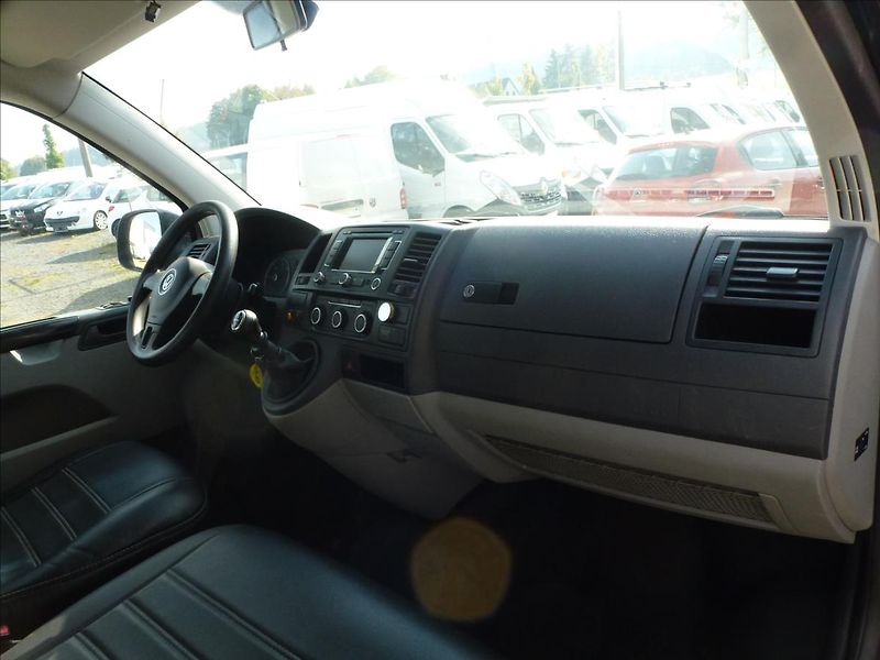 Volkswagen Transporter 2,0 TDI Long - fotka 28 z 48